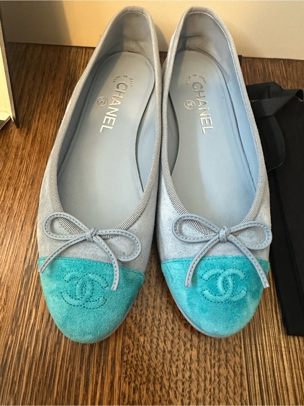 CHANEL Two-Tone light blue and Turquoise Cap-Toe Ballet Flats